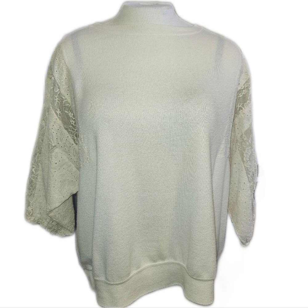 Torrid Super Soft Plush Cream Fleece Sweatshirt, Lace Sleeves, Size 2 (US 18/20)